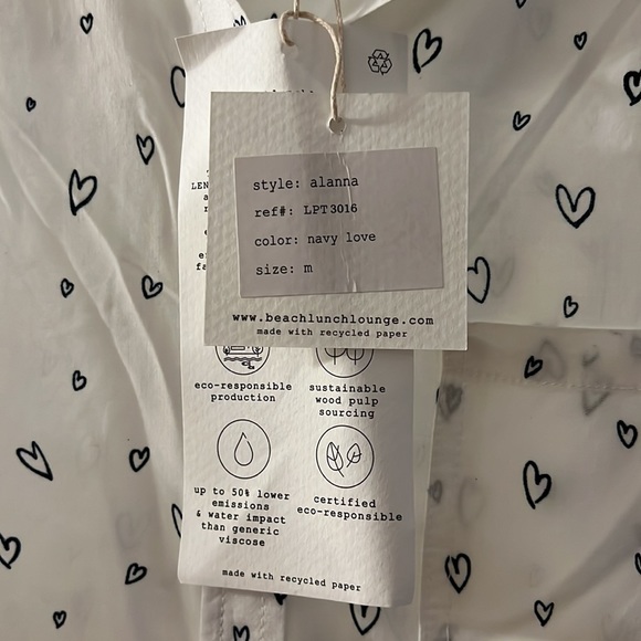 White button down long sleeve blouse with blue hearts. - Picture 4 of 4